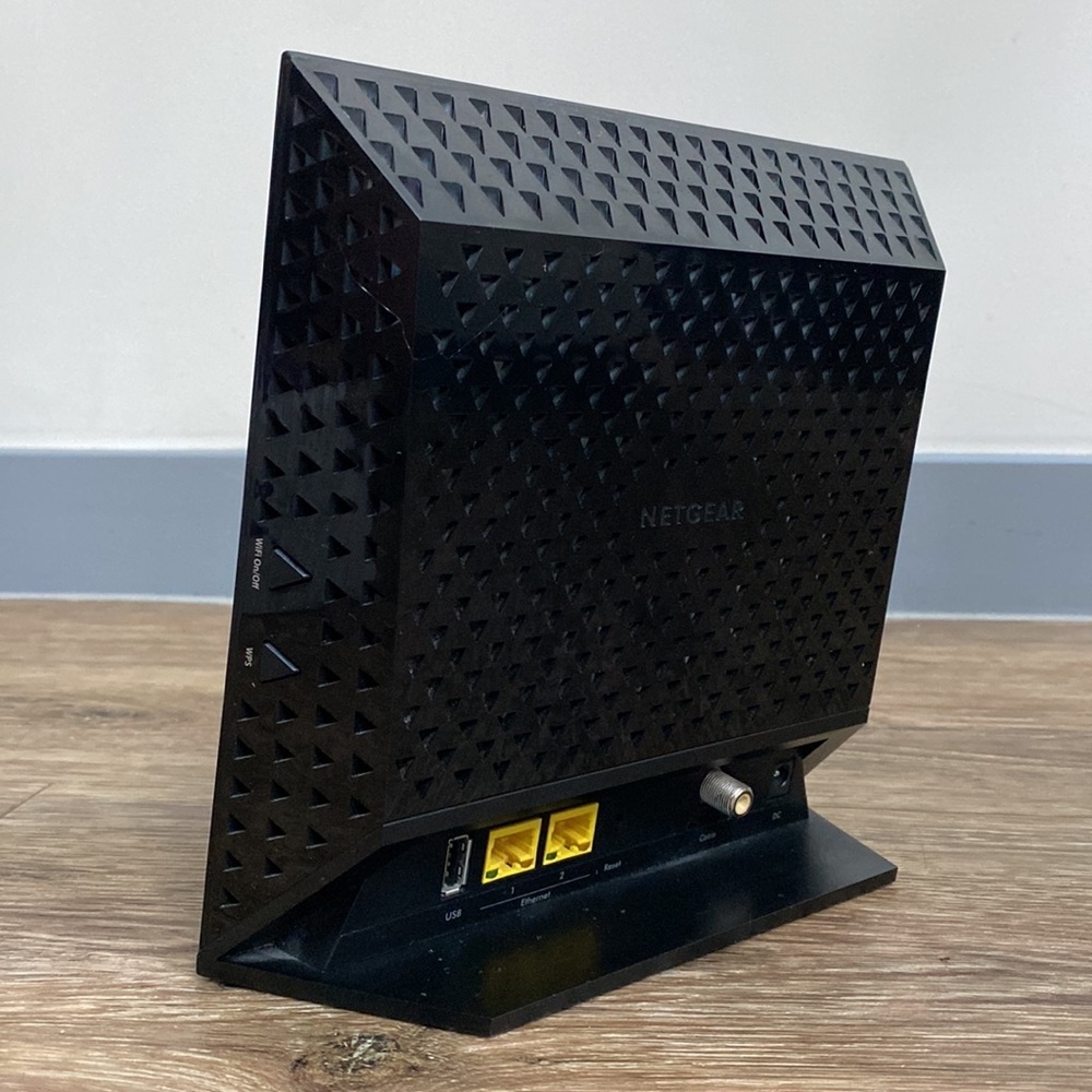 NIB NETGEAR AC-1600 Dual Band WiFi Cable Router Modem in Black - Picture 4 of 12